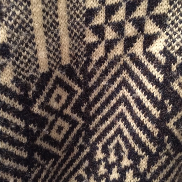 100% Wool, Italian Made Sweater. Size XL. - Picture 6 of 7